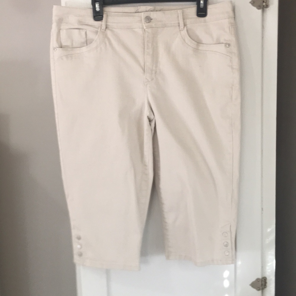 Cropped pants